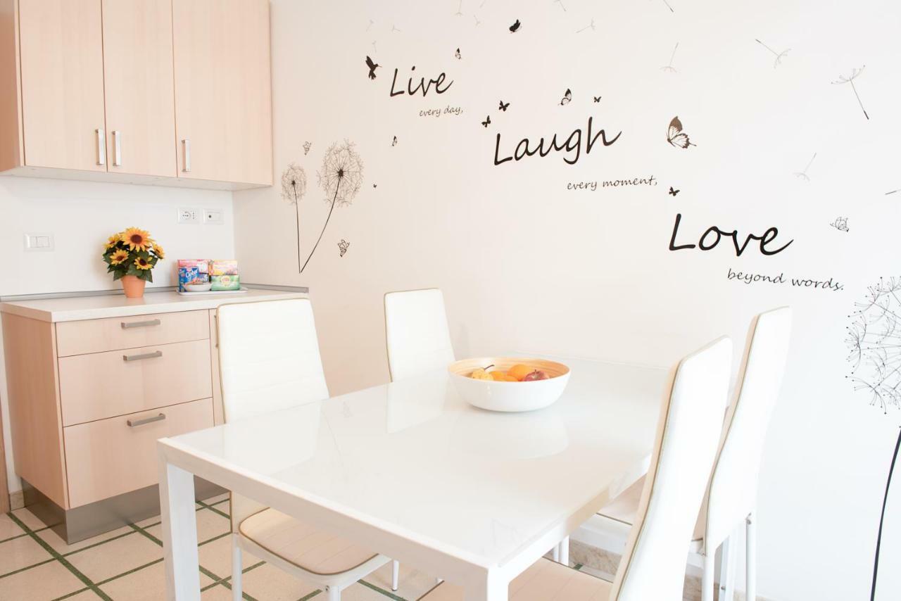 Michelangelo Apartment Civitavecchia Buitenkant foto