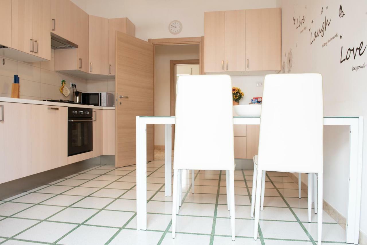 Michelangelo Apartment Civitavecchia Buitenkant foto